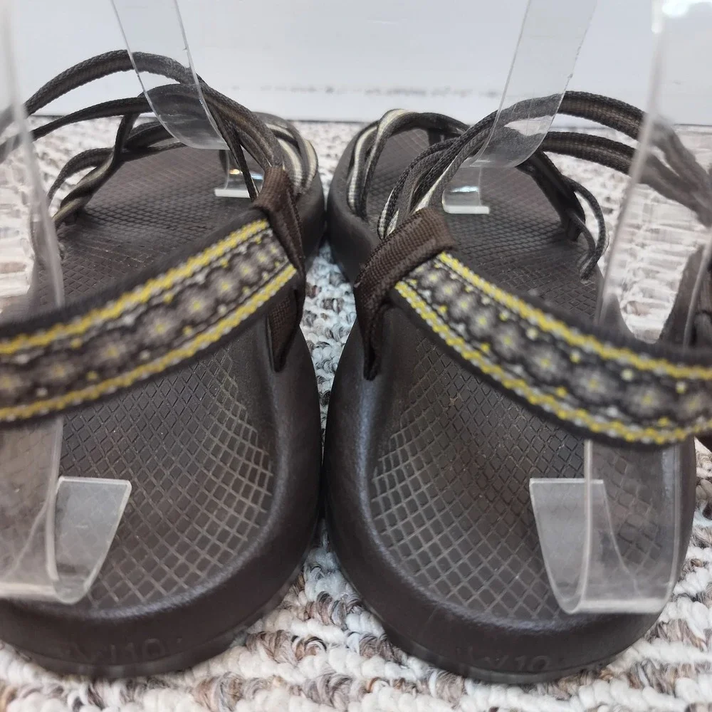 Chaco Cloud Sandals Athletic Hiking Sandals Toe Loop Brown